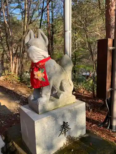 草津穴守稲荷神社の狛犬