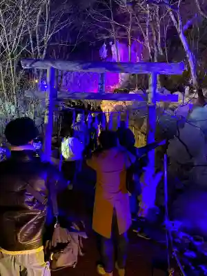 宝登山神社の{uncategorized: "未分類", other: "その他", undefined: "問題あり", building: "その他建物", grave: "お墓", sacred_gate: "鳥居", guardian: "狛犬", statue: "像", buddha: "仏像", history: "歴史", nature: "自然", garden: "庭園", animal: "動物", pagoda: "塔", temizu: "手水舎", mountain_gate: "山門・神門", sanctuary: "本殿・本堂", subordinate: "末社・摂社", art: "芸術", scenery: "景色", jizo: "地蔵", ema: "絵馬", goshuin: "御朱印", omikuji: "おみくじ", items: "授与品その他", amulet: "お守り", goshuincho: "御朱印帳", eats: "食事", festival: "お祭り", votive_dance: "神楽", shichigosan: "七五三参", wedding: "結婚式", experience: "体験その他", initially: "初詣", around: "周辺", anti_infection: "感染症対策"}