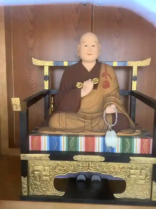 ひがしやしき弘法堂の像