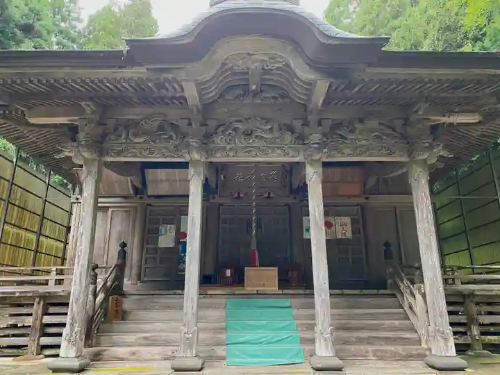 飛澤神社の本殿・本堂