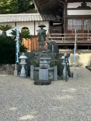 常福寺の{uncategorized: "未分類", other: "その他", undefined: "問題あり", building: "その他建物", grave: "お墓", sacred_gate: "鳥居", guardian: "狛犬", statue: "像", buddha: "仏像", history: "歴史", nature: "自然", garden: "庭園", animal: "動物", pagoda: "塔", temizu: "手水舎", mountain_gate: "山門・神門", sanctuary: "本殿・本堂", subordinate: "末社・摂社", art: "芸術", scenery: "景色", jizo: "地蔵", ema: "絵馬", goshuin: "御朱印", omikuji: "おみくじ", items: "授与品その他", amulet: "お守り", goshuincho: "御朱印帳", eats: "食事", festival: "お祭り", votive_dance: "神楽", shichigosan: "七五三参", wedding: "結婚式", experience: "体験その他", initially: "初詣", around: "周辺", anti_infection: "感染症対策"}