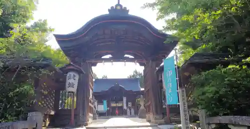 三尾神社の山門