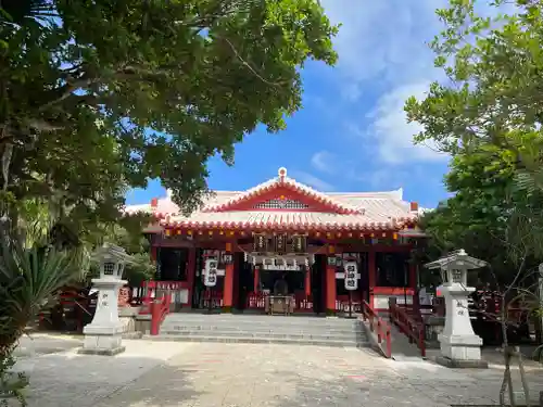 波上宮の本殿・本堂