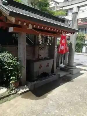 豊受稲荷本宮の手水舎