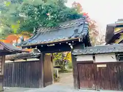 泉増院の山門