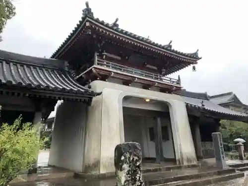 温泉山 安楽寺(四国霊場第六番札所)の山門・神門