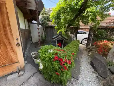天性寺の{uncategorized: "未分類", other: "その他", undefined: "問題あり", building: "その他建物", grave: "お墓", sacred_gate: "鳥居", guardian: "狛犬", statue: "像", buddha: "仏像", history: "歴史", nature: "自然", garden: "庭園", animal: "動物", pagoda: "塔", temizu: "手水舎", mountain_gate: "山門・神門", sanctuary: "本殿・本堂", subordinate: "末社・摂社", art: "芸術", scenery: "景色", jizo: "地蔵", ema: "絵馬", goshuin: "御朱印", omikuji: "おみくじ", items: "授与品その他", amulet: "お守り", goshuincho: "御朱印帳", eats: "食事", festival: "お祭り", votive_dance: "神楽", shichigosan: "七五三参", wedding: "結婚式", experience: "体験その他", initially: "初詣", around: "周辺", anti_infection: "感染症対策"}