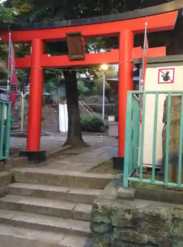 出世稲荷神社（春日稲荷神社）(東京都)
