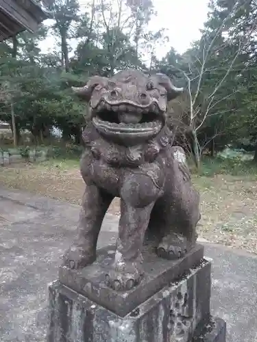 鎮懐石八幡宮の狛犬