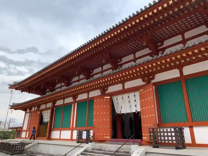 薬師寺の本殿・本堂