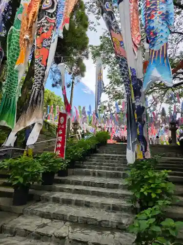 串間神社の{uncategorized: "未分類", other: "その他", undefined: "問題あり", building: "その他建物", grave: "お墓", sacred_gate: "鳥居", guardian: "狛犬", statue: "像", buddha: "仏像", history: "歴史", nature: "自然", garden: "庭園", animal: "動物", pagoda: "塔", temizu: "手水舎", mountain_gate: "山門・神門", sanctuary: "本殿・本堂", subordinate: "末社・摂社", art: "芸術", scenery: "景色", jizo: "地蔵", ema: "絵馬", goshuin: "御朱印", omikuji: "おみくじ", items: "授与品その他", amulet: "お守り", goshuincho: "御朱印帳", eats: "食事", festival: "お祭り", votive_dance: "神楽", shichigosan: "七五三参", wedding: "結婚式", experience: "体験その他", initially: "初詣", around: "周辺", anti_infection: "感染症対策"}
