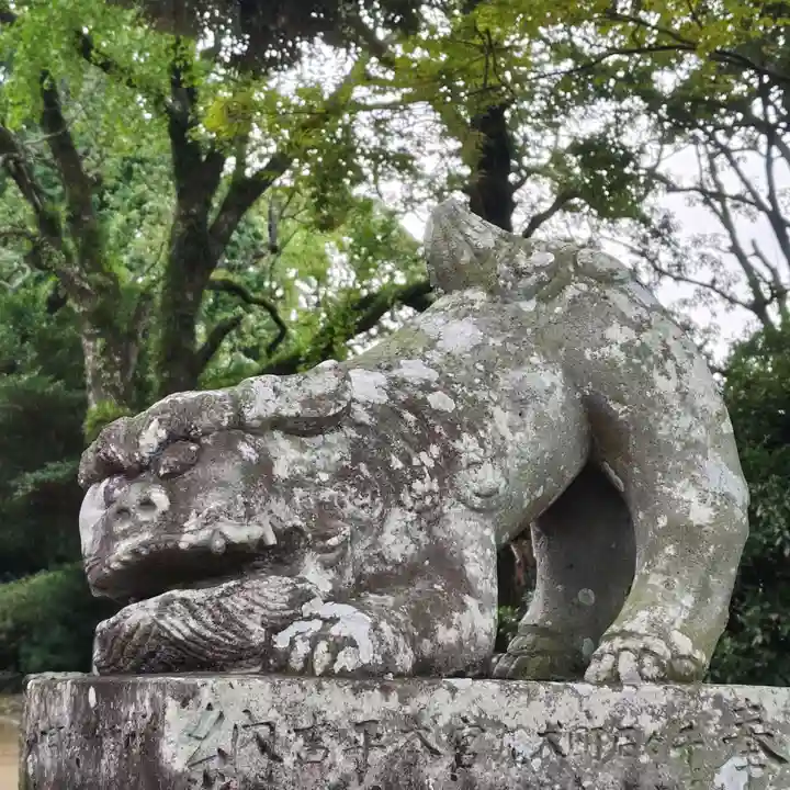 千々石温泉神社の狛犬