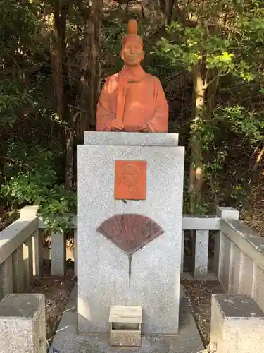 宇佐八幡神社の像