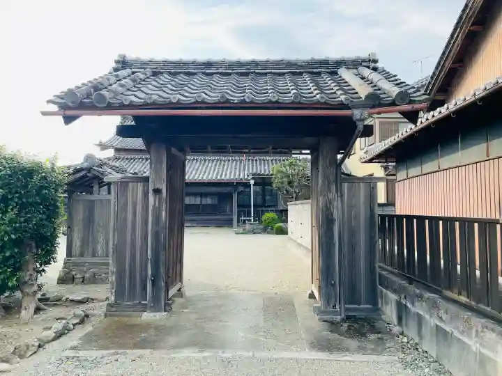 観音寺の{uncategorized: "未分類", other: "その他", undefined: "問題あり", building: "その他建物", grave: "お墓", sacred_gate: "鳥居", guardian: "狛犬", statue: "像", buddha: "仏像", history: "歴史", nature: "自然", garden: "庭園", animal: "動物", pagoda: "塔", temizu: "手水舎", mountain_gate: "山門・神門", sanctuary: "本殿・本堂", subordinate: "末社・摂社", art: "芸術", scenery: "景色", jizo: "地蔵", ema: "絵馬", goshuin: "御朱印", omikuji: "おみくじ", items: "授与品その他", amulet: "お守り", goshuincho: "御朱印帳", eats: "食事", festival: "お祭り", votive_dance: "神楽", shichigosan: "七五三参", wedding: "結婚式", experience: "体験その他", initially: "初詣", around: "周辺", anti_infection: "感染症対策"}