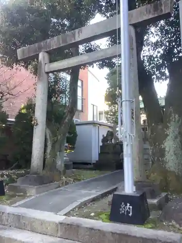 神明社の鳥居