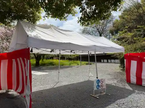 平野神社の{uncategorized: "未分類", other: "その他", undefined: "問題あり", building: "その他建物", grave: "お墓", sacred_gate: "鳥居", guardian: "狛犬", statue: "像", buddha: "仏像", history: "歴史", nature: "自然", garden: "庭園", animal: "動物", pagoda: "塔", temizu: "手水舎", mountain_gate: "山門・神門", sanctuary: "本殿・本堂", subordinate: "末社・摂社", art: "芸術", scenery: "景色", jizo: "地蔵", ema: "絵馬", goshuin: "御朱印", omikuji: "おみくじ", items: "授与品その他", amulet: "お守り", goshuincho: "御朱印帳", eats: "食事", festival: "お祭り", votive_dance: "神楽", shichigosan: "七五三参", wedding: "結婚式", experience: "体験その他", initially: "初詣", around: "周辺", anti_infection: "感染症対策"}