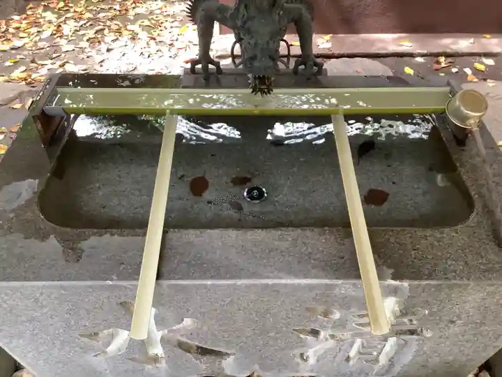 榊森白山社の手水舎