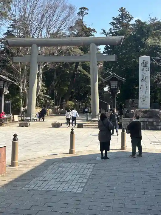 鹿島神宮の{uncategorized: "未分類", other: "その他", undefined: "問題あり", building: "その他建物", grave: "お墓", sacred_gate: "鳥居", guardian: "狛犬", statue: "像", buddha: "仏像", history: "歴史", nature: "自然", garden: "庭園", animal: "動物", pagoda: "塔", temizu: "手水舎", mountain_gate: "山門・神門", sanctuary: "本殿・本堂", subordinate: "末社・摂社", art: "芸術", scenery: "景色", jizo: "地蔵", ema: "絵馬", goshuin: "御朱印", omikuji: "おみくじ", items: "授与品その他", amulet: "お守り", goshuincho: "御朱印帳", eats: "食事", festival: "お祭り", votive_dance: "神楽", shichigosan: "七五三参", wedding: "結婚式", experience: "体験その他", initially: "初詣", around: "周辺", anti_infection: "感染症対策"}