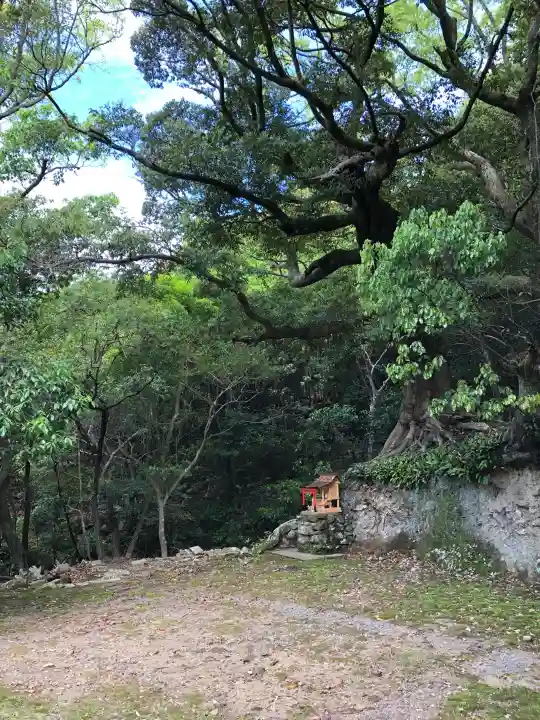 住吉神社の{uncategorized: "未分類", other: "その他", undefined: "問題あり", building: "その他建物", grave: "お墓", sacred_gate: "鳥居", guardian: "狛犬", statue: "像", buddha: "仏像", history: "歴史", nature: "自然", garden: "庭園", animal: "動物", pagoda: "塔", temizu: "手水舎", mountain_gate: "山門・神門", sanctuary: "本殿・本堂", subordinate: "末社・摂社", art: "芸術", scenery: "景色", jizo: "地蔵", ema: "絵馬", goshuin: "御朱印", omikuji: "おみくじ", items: "授与品その他", amulet: "お守り", goshuincho: "御朱印帳", eats: "食事", festival: "お祭り", votive_dance: "神楽", shichigosan: "七五三参", wedding: "結婚式", experience: "体験その他", initially: "初詣", around: "周辺", anti_infection: "感染症対策"}