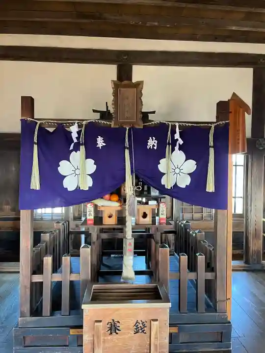 刑部神社の{uncategorized: "未分類", other: "その他", undefined: "問題あり", building: "その他建物", grave: "お墓", sacred_gate: "鳥居", guardian: "狛犬", statue: "像", buddha: "仏像", history: "歴史", nature: "自然", garden: "庭園", animal: "動物", pagoda: "塔", temizu: "手水舎", mountain_gate: "山門・神門", sanctuary: "本殿・本堂", subordinate: "末社・摂社", art: "芸術", scenery: "景色", jizo: "地蔵", ema: "絵馬", goshuin: "御朱印", omikuji: "おみくじ", items: "授与品その他", amulet: "お守り", goshuincho: "御朱印帳", eats: "食事", festival: "お祭り", votive_dance: "神楽", shichigosan: "七五三参", wedding: "結婚式", experience: "体験その他", initially: "初詣", around: "周辺", anti_infection: "感染症対策"}