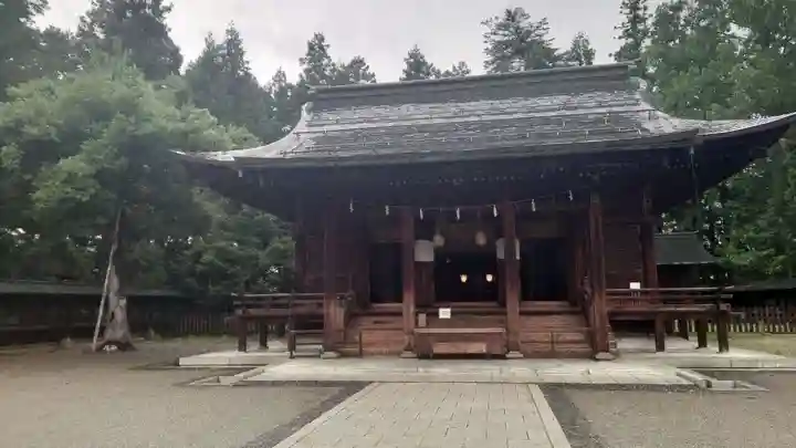 上杉神社の本殿・本堂