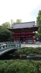 根津神社の山門