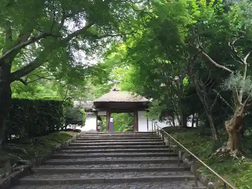 安楽寺の山門