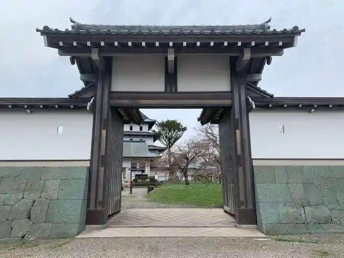 松前神社の建物その他