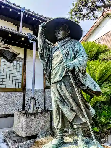 幸蓮寺の像