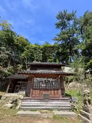 三嶋神社・水天宮の{uncategorized: "未分類", other: "その他", undefined: "問題あり", building: "その他建物", grave: "お墓", sacred_gate: "鳥居", guardian: "狛犬", statue: "像", buddha: "仏像", history: "歴史", nature: "自然", garden: "庭園", animal: "動物", pagoda: "塔", temizu: "手水舎", mountain_gate: "山門・神門", sanctuary: "本殿・本堂", subordinate: "末社・摂社", art: "芸術", scenery: "景色", jizo: "地蔵", ema: "絵馬", goshuin: "御朱印", omikuji: "おみくじ", items: "授与品その他", amulet: "お守り", goshuincho: "御朱印帳", eats: "食事", festival: "お祭り", votive_dance: "神楽", shichigosan: "七五三参", wedding: "結婚式", experience: "体験その他", initially: "初詣", around: "周辺", anti_infection: "感染症対策"}