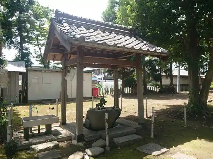 神明社の手水舎