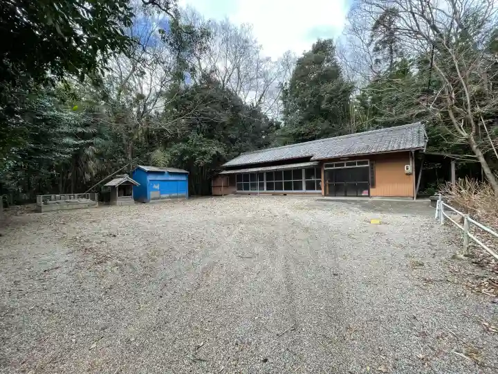 清水神社の{uncategorized: "未分類", other: "その他", undefined: "問題あり", building: "その他建物", grave: "お墓", sacred_gate: "鳥居", guardian: "狛犬", statue: "像", buddha: "仏像", history: "歴史", nature: "自然", garden: "庭園", animal: "動物", pagoda: "塔", temizu: "手水舎", mountain_gate: "山門・神門", sanctuary: "本殿・本堂", subordinate: "末社・摂社", art: "芸術", scenery: "景色", jizo: "地蔵", ema: "絵馬", goshuin: "御朱印", omikuji: "おみくじ", items: "授与品その他", amulet: "お守り", goshuincho: "御朱印帳", eats: "食事", festival: "お祭り", votive_dance: "神楽", shichigosan: "七五三参", wedding: "結婚式", experience: "体験その他", initially: "初詣", around: "周辺", anti_infection: "感染症対策"}