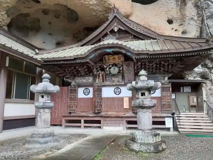 大谷寺の本殿・本堂
