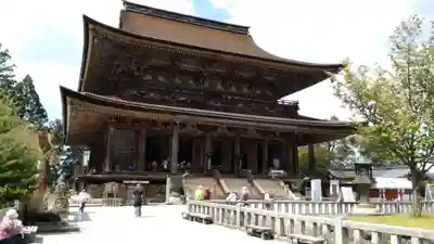 金峯山寺の本殿・本堂