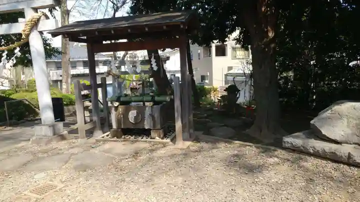 弦巻神社の手水舎