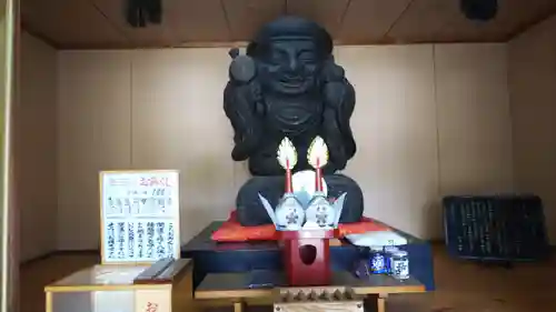 高岡関野神社の像