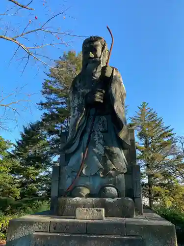 足羽神社の像