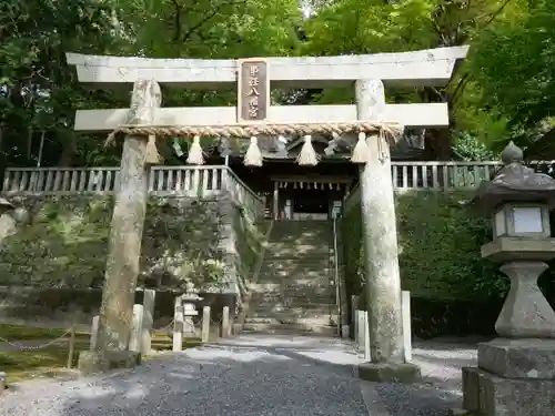 事任八幡宮の鳥居