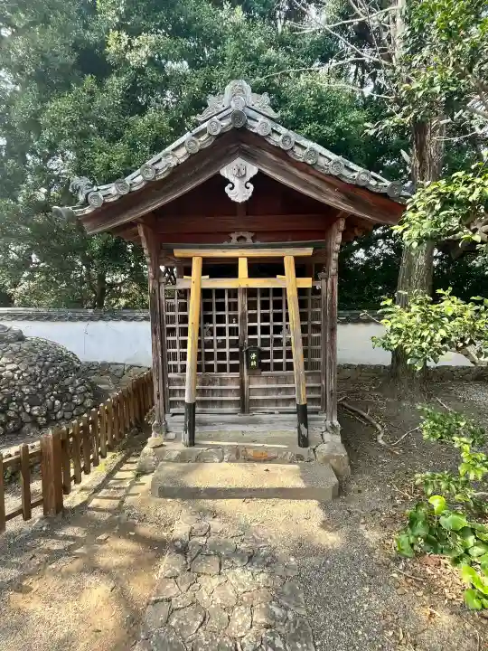 道成寺の{uncategorized: "未分類", other: "その他", undefined: "問題あり", building: "その他建物", grave: "お墓", sacred_gate: "鳥居", guardian: "狛犬", statue: "像", buddha: "仏像", history: "歴史", nature: "自然", garden: "庭園", animal: "動物", pagoda: "塔", temizu: "手水舎", mountain_gate: "山門・神門", sanctuary: "本殿・本堂", subordinate: "末社・摂社", art: "芸術", scenery: "景色", jizo: "地蔵", ema: "絵馬", goshuin: "御朱印", omikuji: "おみくじ", items: "授与品その他", amulet: "お守り", goshuincho: "御朱印帳", eats: "食事", festival: "お祭り", votive_dance: "神楽", shichigosan: "七五三参", wedding: "結婚式", experience: "体験その他", initially: "初詣", around: "周辺", anti_infection: "感染症対策"}
