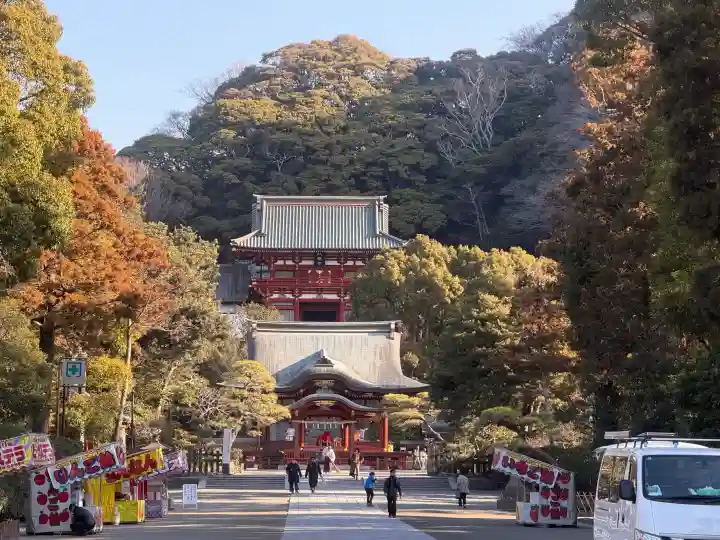 鶴岡八幡宮の{uncategorized: "未分類", other: "その他", undefined: "問題あり", building: "その他建物", grave: "お墓", sacred_gate: "鳥居", guardian: "狛犬", statue: "像", buddha: "仏像", history: "歴史", nature: "自然", garden: "庭園", animal: "動物", pagoda: "塔", temizu: "手水舎", mountain_gate: "山門・神門", sanctuary: "本殿・本堂", subordinate: "末社・摂社", art: "芸術", scenery: "景色", jizo: "地蔵", ema: "絵馬", goshuin: "御朱印", omikuji: "おみくじ", items: "授与品その他", amulet: "お守り", goshuincho: "御朱印帳", eats: "食事", festival: "お祭り", votive_dance: "神楽", shichigosan: "七五三参", wedding: "結婚式", experience: "体験その他", initially: "初詣", around: "周辺", anti_infection: "感染症対策"}