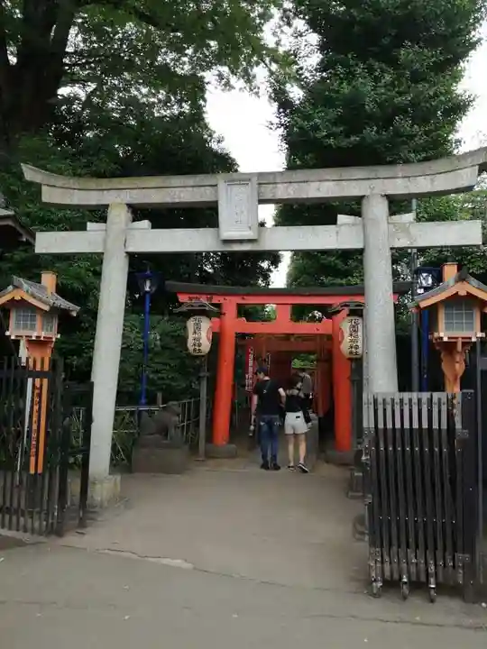 花園稲荷神社の鳥居