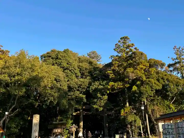 大神神社の{uncategorized: "未分類", other: "その他", undefined: "問題あり", building: "その他建物", grave: "お墓", sacred_gate: "鳥居", guardian: "狛犬", statue: "像", buddha: "仏像", history: "歴史", nature: "自然", garden: "庭園", animal: "動物", pagoda: "塔", temizu: "手水舎", mountain_gate: "山門・神門", sanctuary: "本殿・本堂", subordinate: "末社・摂社", art: "芸術", scenery: "景色", jizo: "地蔵", ema: "絵馬", goshuin: "御朱印", omikuji: "おみくじ", items: "授与品その他", amulet: "お守り", goshuincho: "御朱印帳", eats: "食事", festival: "お祭り", votive_dance: "神楽", shichigosan: "七五三参", wedding: "結婚式", experience: "体験その他", initially: "初詣", around: "周辺", anti_infection: "感染症対策"}