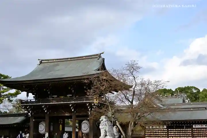 寒川神社の山門・神門