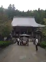 宝珠山 立石寺の本殿・本堂