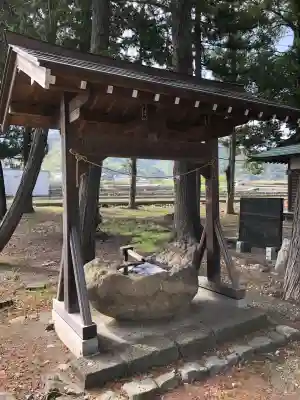 飛川神社の{uncategorized: "未分類", other: "その他", undefined: "問題あり", building: "その他建物", grave: "お墓", sacred_gate: "鳥居", guardian: "狛犬", statue: "像", buddha: "仏像", history: "歴史", nature: "自然", garden: "庭園", animal: "動物", pagoda: "塔", temizu: "手水舎", mountain_gate: "山門・神門", sanctuary: "本殿・本堂", subordinate: "末社・摂社", art: "芸術", scenery: "景色", jizo: "地蔵", ema: "絵馬", goshuin: "御朱印", omikuji: "おみくじ", items: "授与品その他", amulet: "お守り", goshuincho: "御朱印帳", eats: "食事", festival: "お祭り", votive_dance: "神楽", shichigosan: "七五三参", wedding: "結婚式", experience: "体験その他", initially: "初詣", around: "周辺", anti_infection: "感染症対策"}