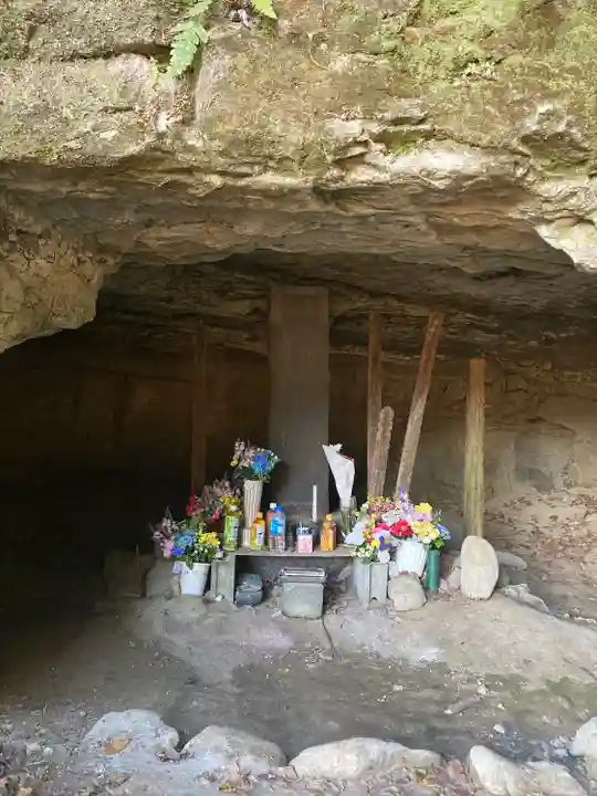 法華堂跡(源頼朝墓・北条義時墓)のお墓