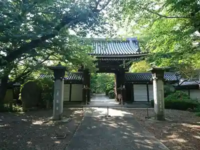 真盛寺の山門・神門