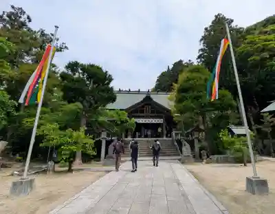 天津神明宮の{uncategorized: "未分類", other: "その他", undefined: "問題あり", building: "その他建物", grave: "お墓", sacred_gate: "鳥居", guardian: "狛犬", statue: "像", buddha: "仏像", history: "歴史", nature: "自然", garden: "庭園", animal: "動物", pagoda: "塔", temizu: "手水舎", mountain_gate: "山門・神門", sanctuary: "本殿・本堂", subordinate: "末社・摂社", art: "芸術", scenery: "景色", jizo: "地蔵", ema: "絵馬", goshuin: "御朱印", omikuji: "おみくじ", items: "授与品その他", amulet: "お守り", goshuincho: "御朱印帳", eats: "食事", festival: "お祭り", votive_dance: "神楽", shichigosan: "七五三参", wedding: "結婚式", experience: "体験その他", initially: "初詣", around: "周辺", anti_infection: "感染症対策"}