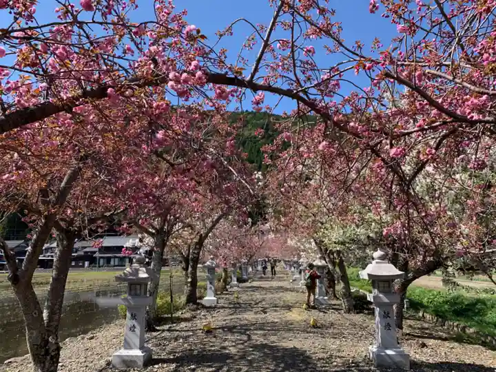 伊香具神社の庭園