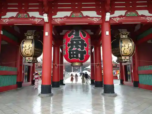 浅草寺の山門